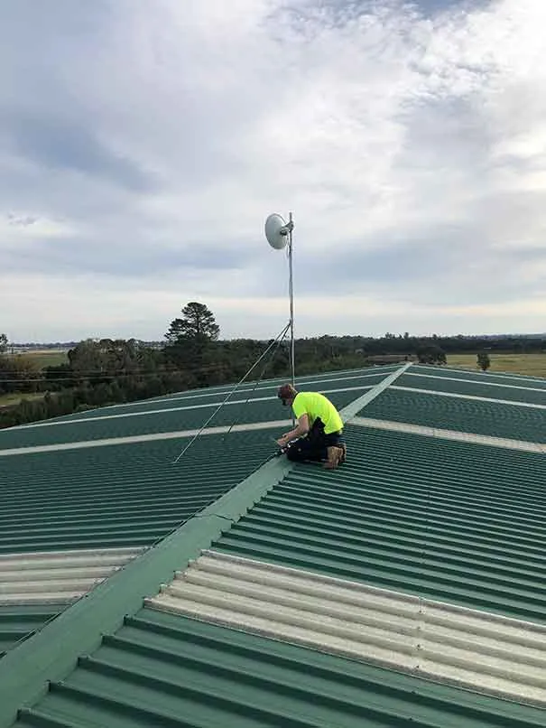 Fixed wireless broadband internet capable of 100Mbps installed by summit internet.